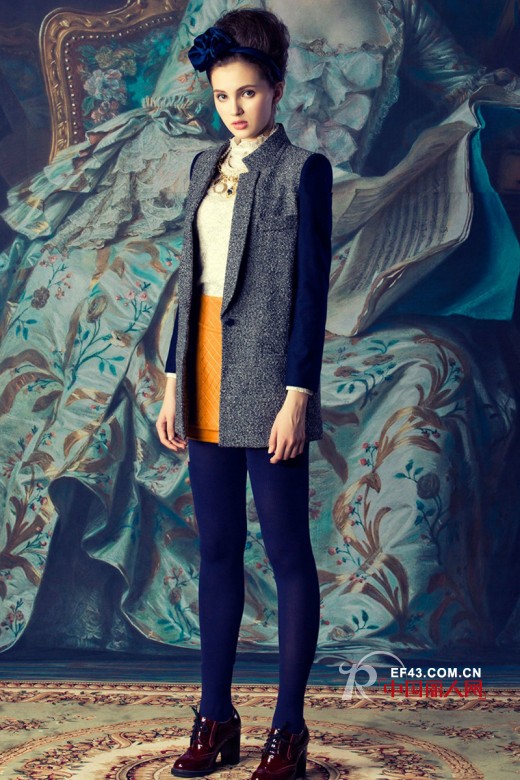 冬季中长款款毛呢大衣搭配什么好看