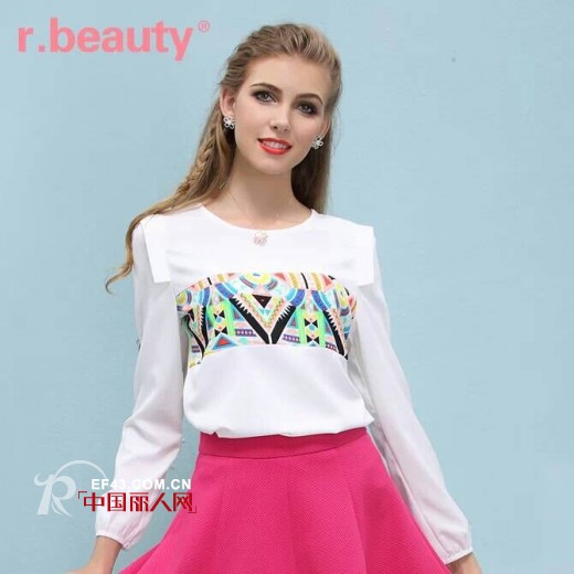 时尚女装搭配 小短裙俏皮迎春