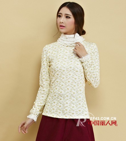 时尚女冬装搭配 百搭暖色打底衫