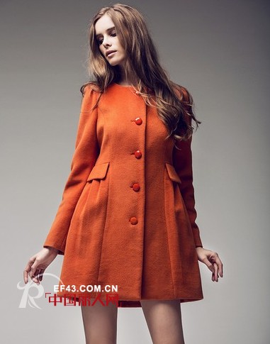 长款修身羊毛大衣 毛呢衬衫搭配