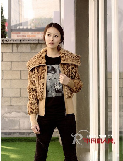 职业女性貂皮大衣怎么穿