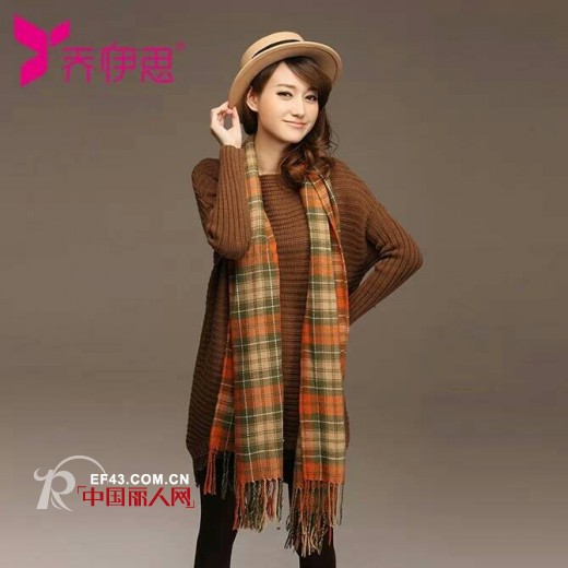 纯色系的针织毛衣 减龄衬肤好时尚