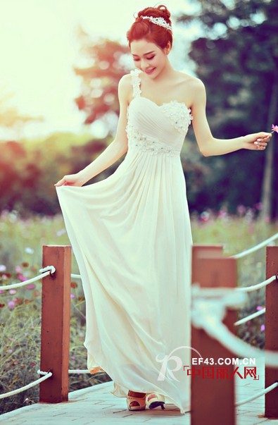 伴娘礼服长款推荐