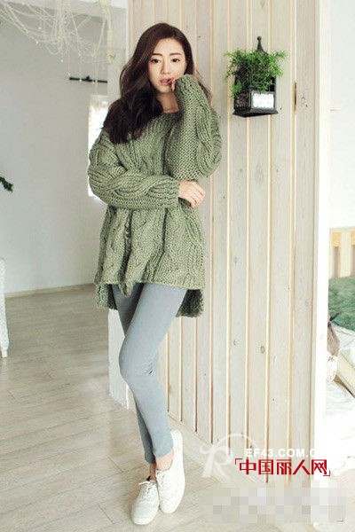 元旦美衣复古粗针织毛衣 穿出休闲甜美感