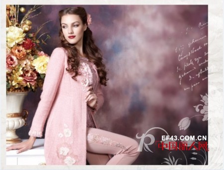 伊汶贝迩时尚女装 柔美更柔媚