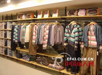 美特斯邦威专卖店装修图片