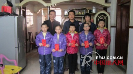 叮当猫童装新年献爱五胞胎  情意暖身又暖心