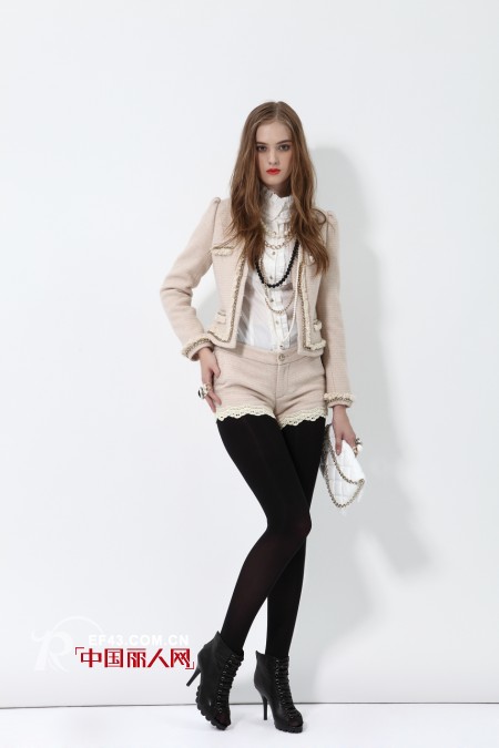 曼娅奴2013秋装新品发布会将于3月举行,敬请关注!