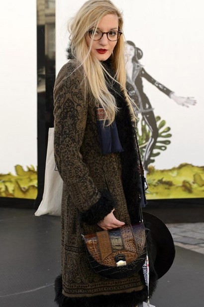 墨镜靓包秀身姿 初春秀场外潮人出街杀手锏