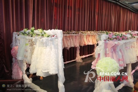 俄梅戛时尚童装2013年春夏新品上市