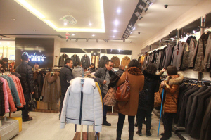 无锡皮革城 “旅游之星”掀起旅游购物狂潮