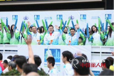 特步再度携手香港马拉松比赛 乐跑无限,跑出信念