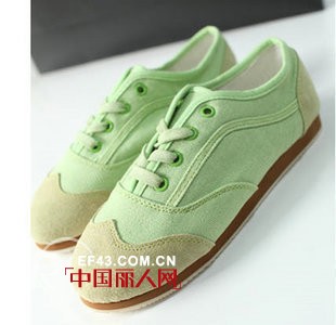 清新亮眼运动鞋 初春轻松踏春去