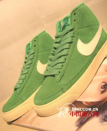 清新亮眼运动鞋 初春轻松踏春去