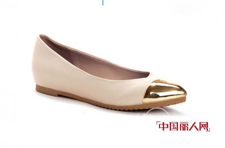 达芙妮2013春季新款 气质平底鞋同样出彩