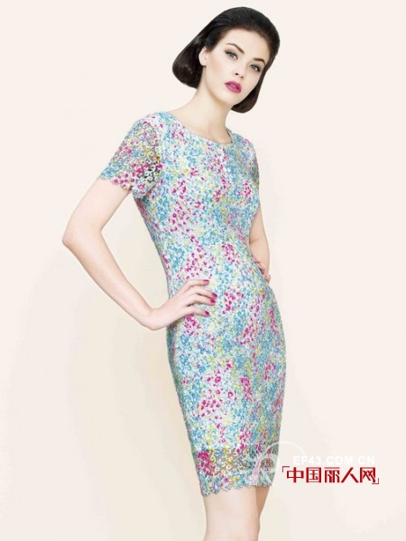 蒙迪爱尔品牌女装 复古裙装散发大上海意蕴