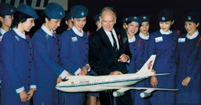 时代变迁 盘点中国空姐服装30年