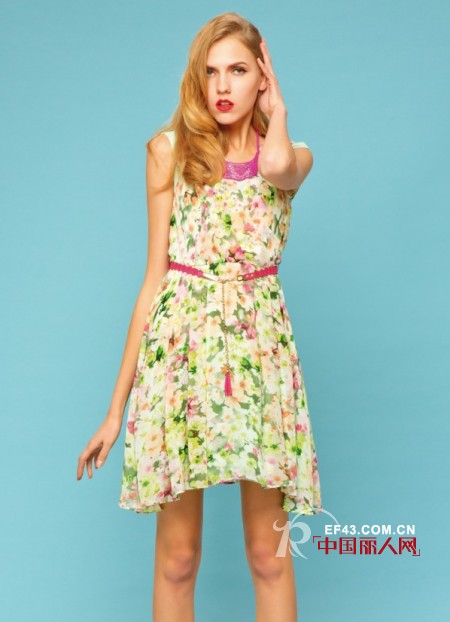 雪凡妮2013春夏新品 绚烂印花赏心悦目