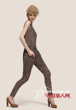 城绘女装2013春夏新款 浮华巴洛克争做街头御姐