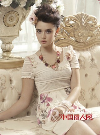 艾莱女装春夏新款 精致设计打造职场chic搭