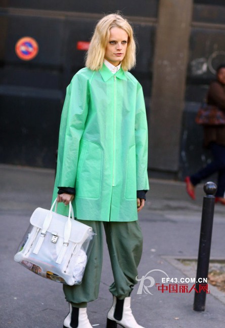 街头清新挡不住  不饱和甜饼色穿上身