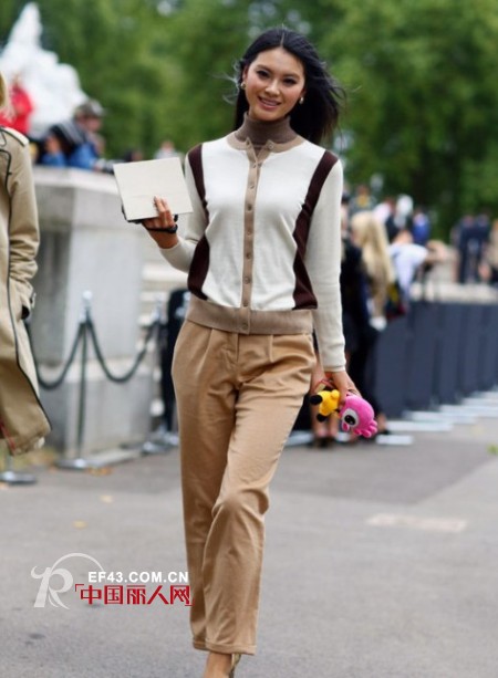 街头清新挡不住  不饱和甜饼色穿上身