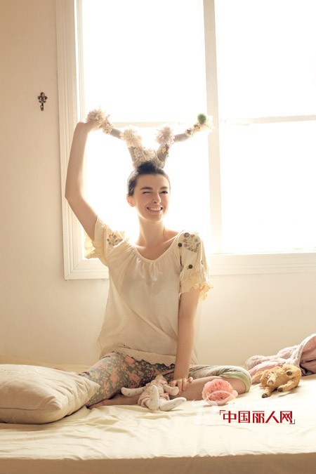 女子卉色 - Nvzhihueise