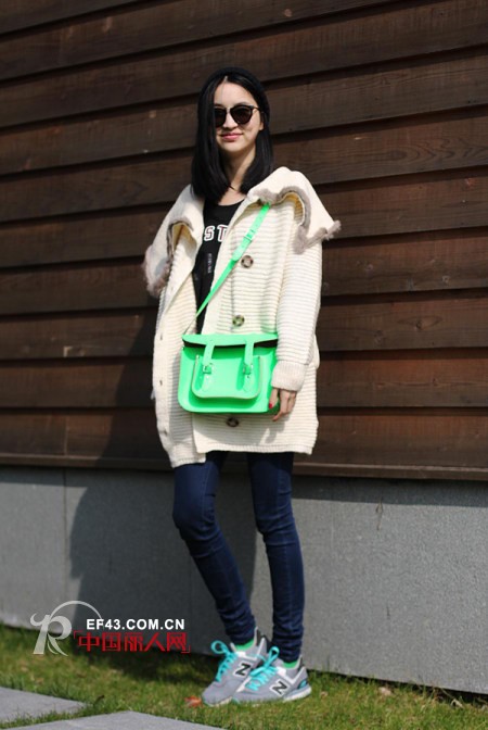 出挑荧光色来帮忙 春夏街头不做路人甲