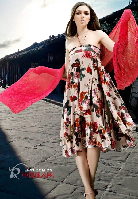 秀蓓儿时尚女装 复古印花让盛龄女性轻松减龄