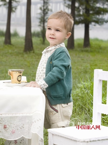 金发拉比童装 养育健康下一代