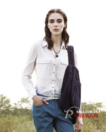 芮玛品牌女装  塑造如清风般的知性女子