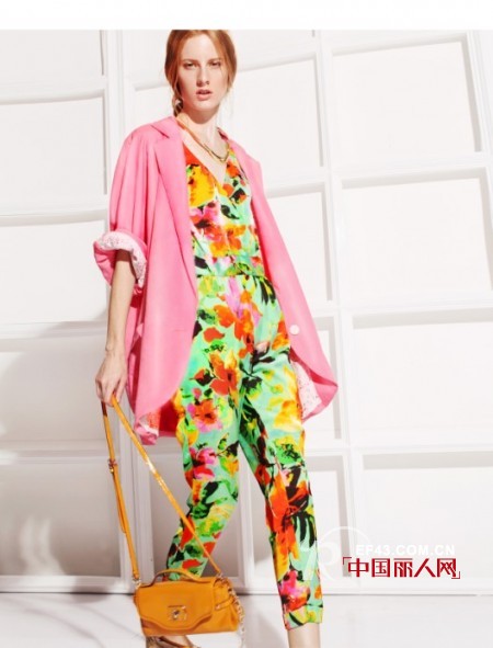 连奴A/E女装2013春夏款 养眼明亮色带来好心情