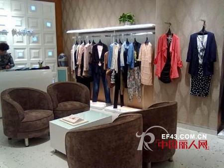 热烈庆祝迪斯廷·凯女装兰州专卖店盛大开业