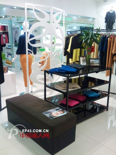 奕色女装甘肃张掖世纪金花商场新店开业