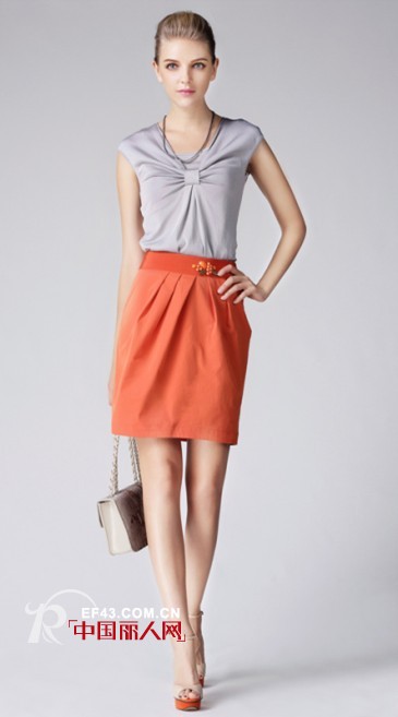 歌力思女装2013春夏款 针织衫+半身裙最优雅