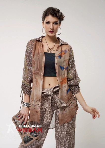 SWENA丝帷娜品牌女装  不经意间表达着对生活的品位和理解