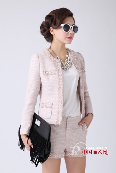 1727时尚前沿女装  休闲可爱且细腻精致的着装态度
