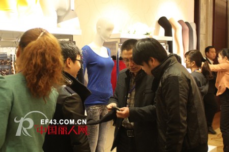 飞跃新境界,水中花2013秋冬内衣趋势优雅发布