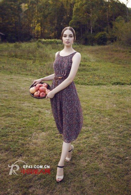 经典故事时尚女装 浪漫温馨的田园风情