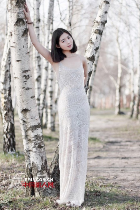 和专栏作家,时尚博主——张小溪“偷”学早春Chic搭