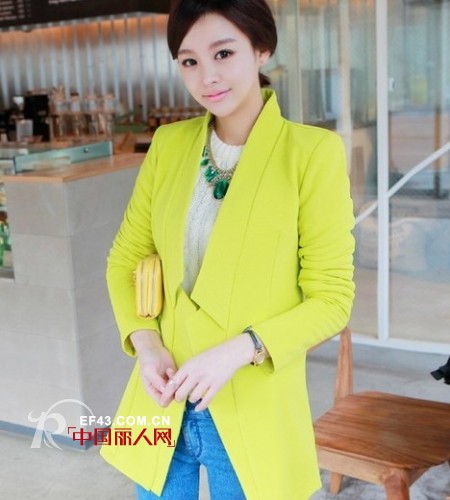 多色西装衣橱必备 早春和时尚达人“偷师一二”