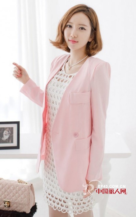 多色西装衣橱必备 早春和时尚达人“偷师一二”