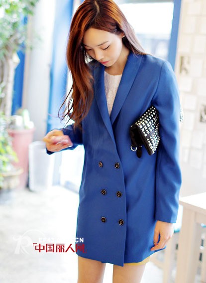 多色西装衣橱必备 早春和时尚达人“偷师一二”