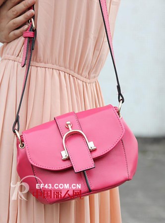 初春扮靓亮眼小包包 好看又好搭