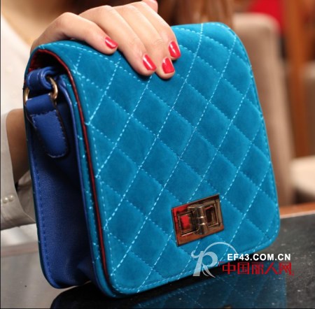 初春扮靓亮眼小包包 好看又好搭