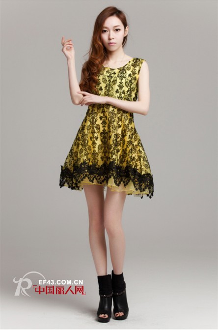 山石久渡女装 多款连衣裙穿出潮流至IN风格