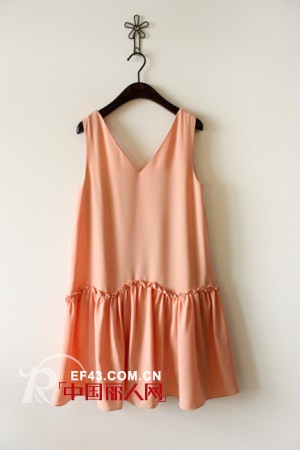 完美一件式连衣裙  懒女出门必备款