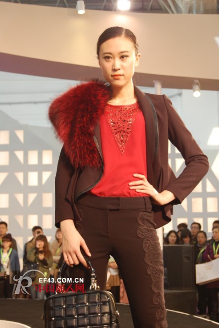 时尚成熟女装雅艾丝YOTAS炫丽登场2013CHIC