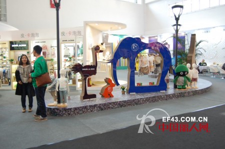 英爱集团携手旗下三大品牌参加2013CHIC