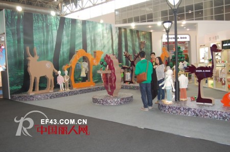 英爱集团携手旗下三大品牌参加2013CHIC